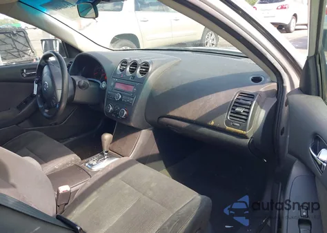 2010 Nissan Altima 2.5 S z USA, uszkodzony, nr VIN 1N4AL2AP4AN558785